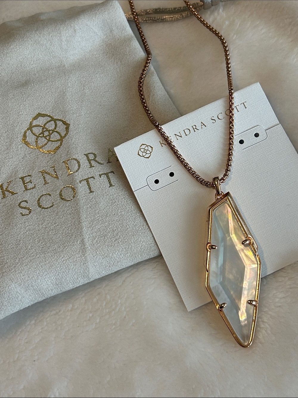 Kendra Scott Lilith necklace